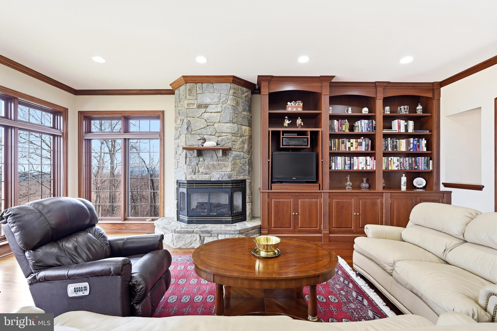 STONELEIGH - Residential