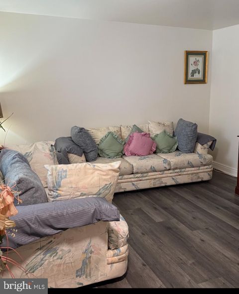 Photo of 18 E 4th Street, BURLINGTON, NJ 08016 (MLS # NJBL2102206)