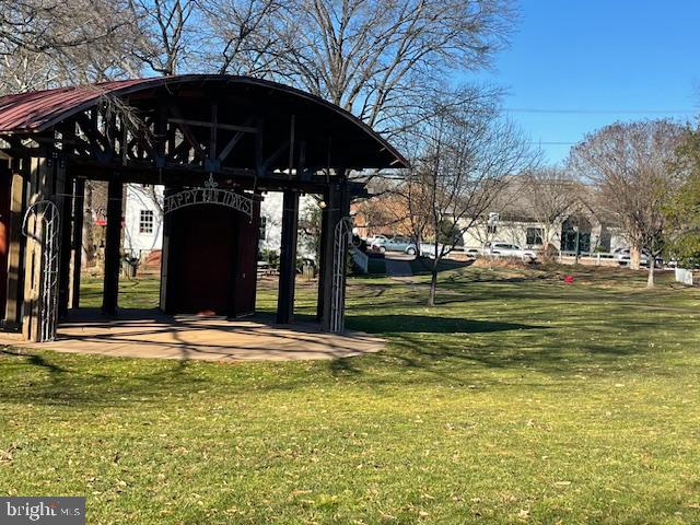 COURTHOUSE SQUARE - Residential