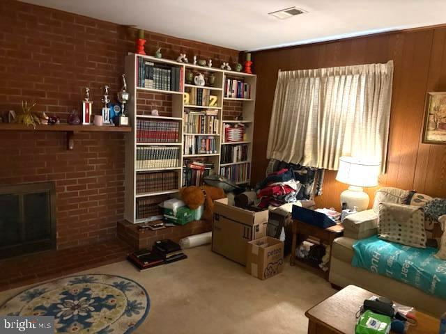 COURTHOUSE SQUARE - Residential