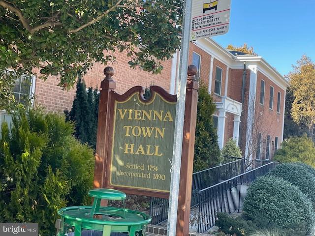 COURTHOUSE SQUARE - Residential