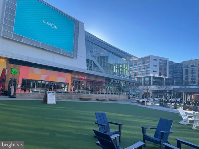 COURTHOUSE SQUARE - Residential