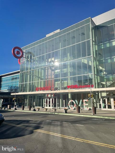 COURTHOUSE SQUARE - Residential