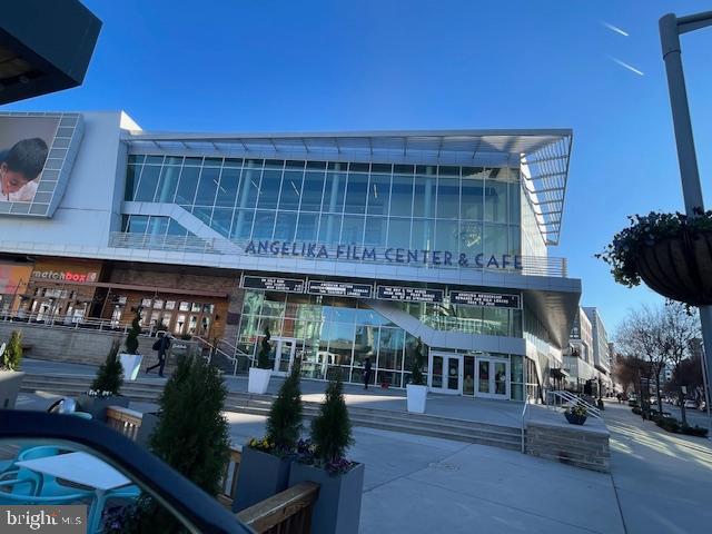 COURTHOUSE SQUARE - Residential