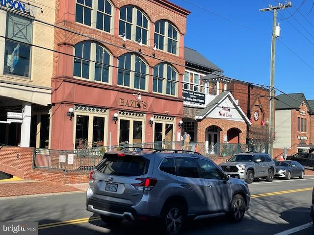 COURTHOUSE SQUARE - Residential