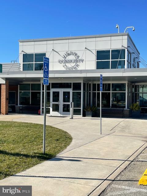 COURTHOUSE SQUARE - Residential