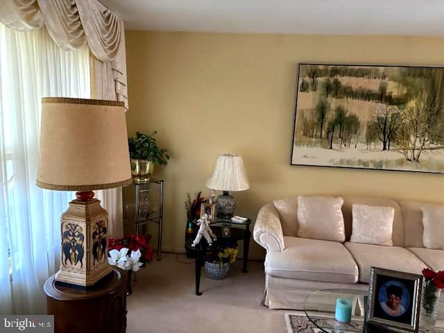 COURTHOUSE SQUARE - Residential