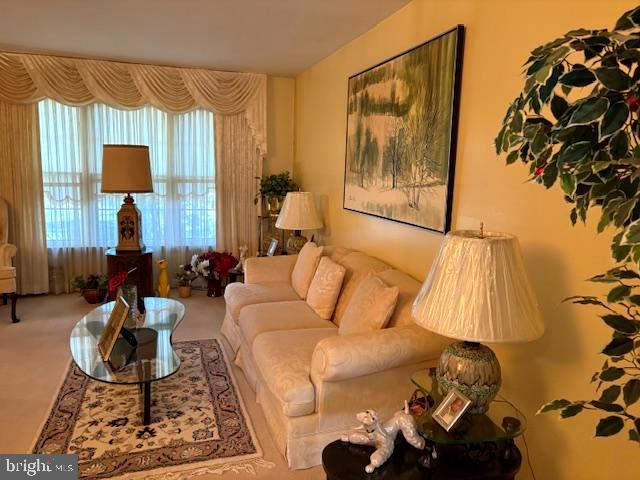 COURTHOUSE SQUARE - Residential