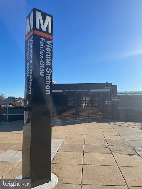 COURTHOUSE SQUARE - Residential