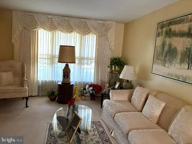 COURTHOUSE SQUARE - Residential