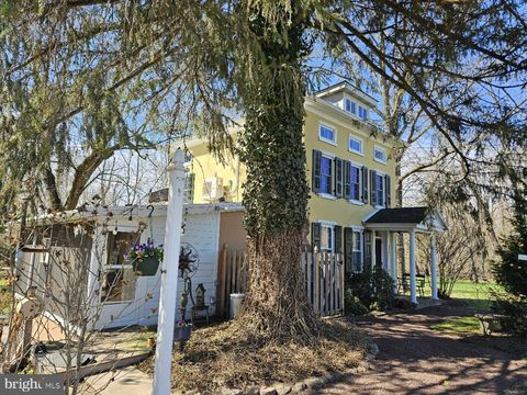 244 E OLD PHILADELPHIA PIKE DOUGLASSVILLE PA 19518