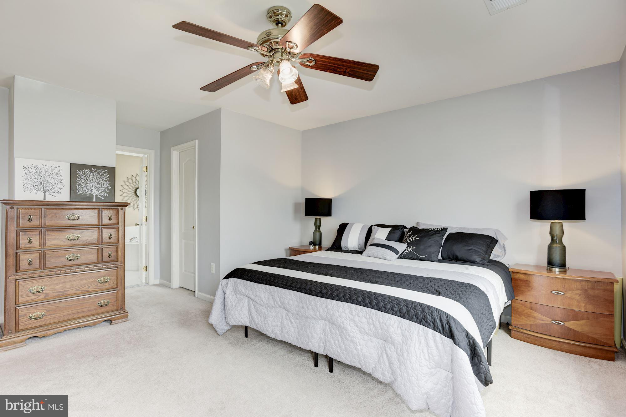 ASHBURN FARM - Residential