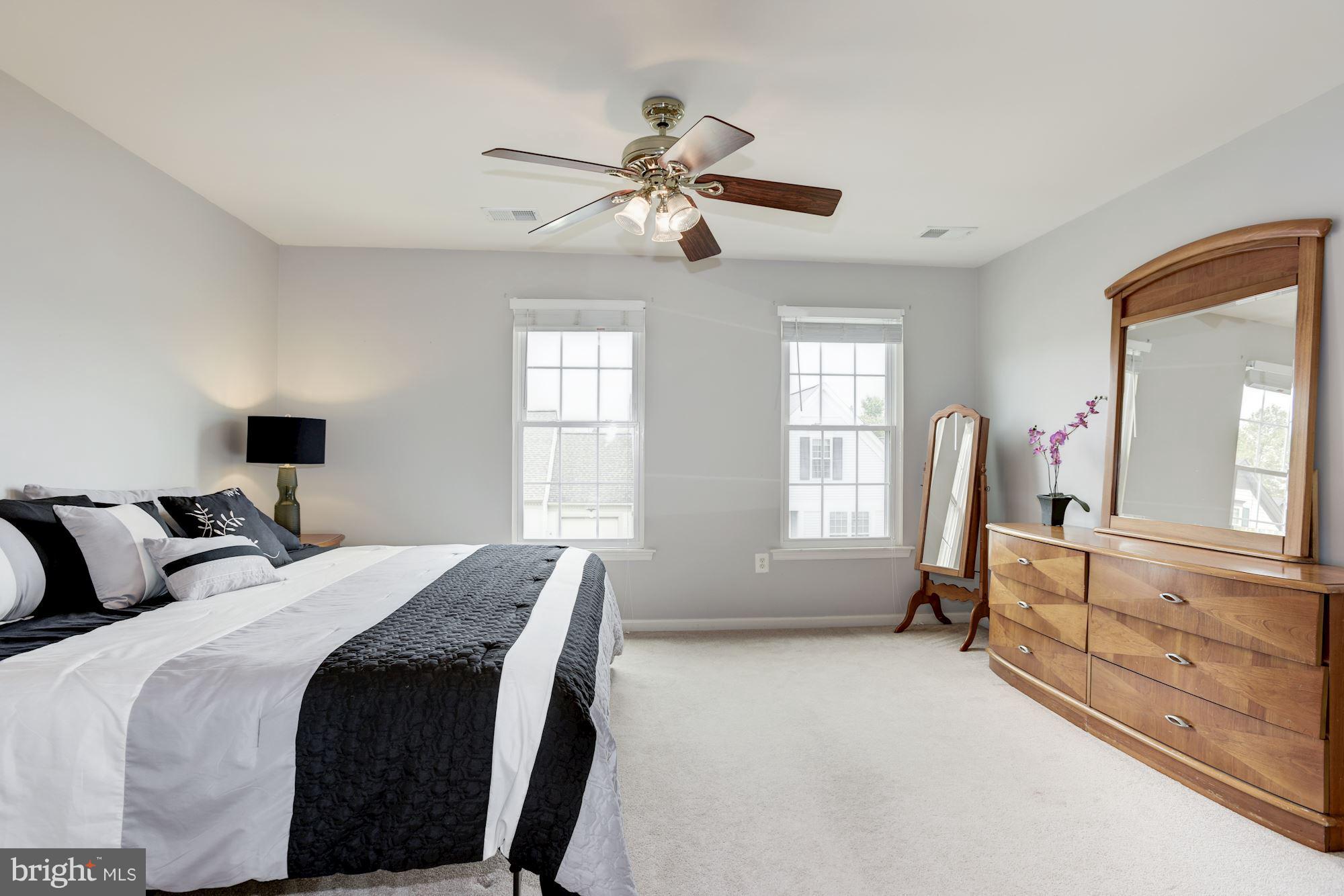 ASHBURN FARM - Residential