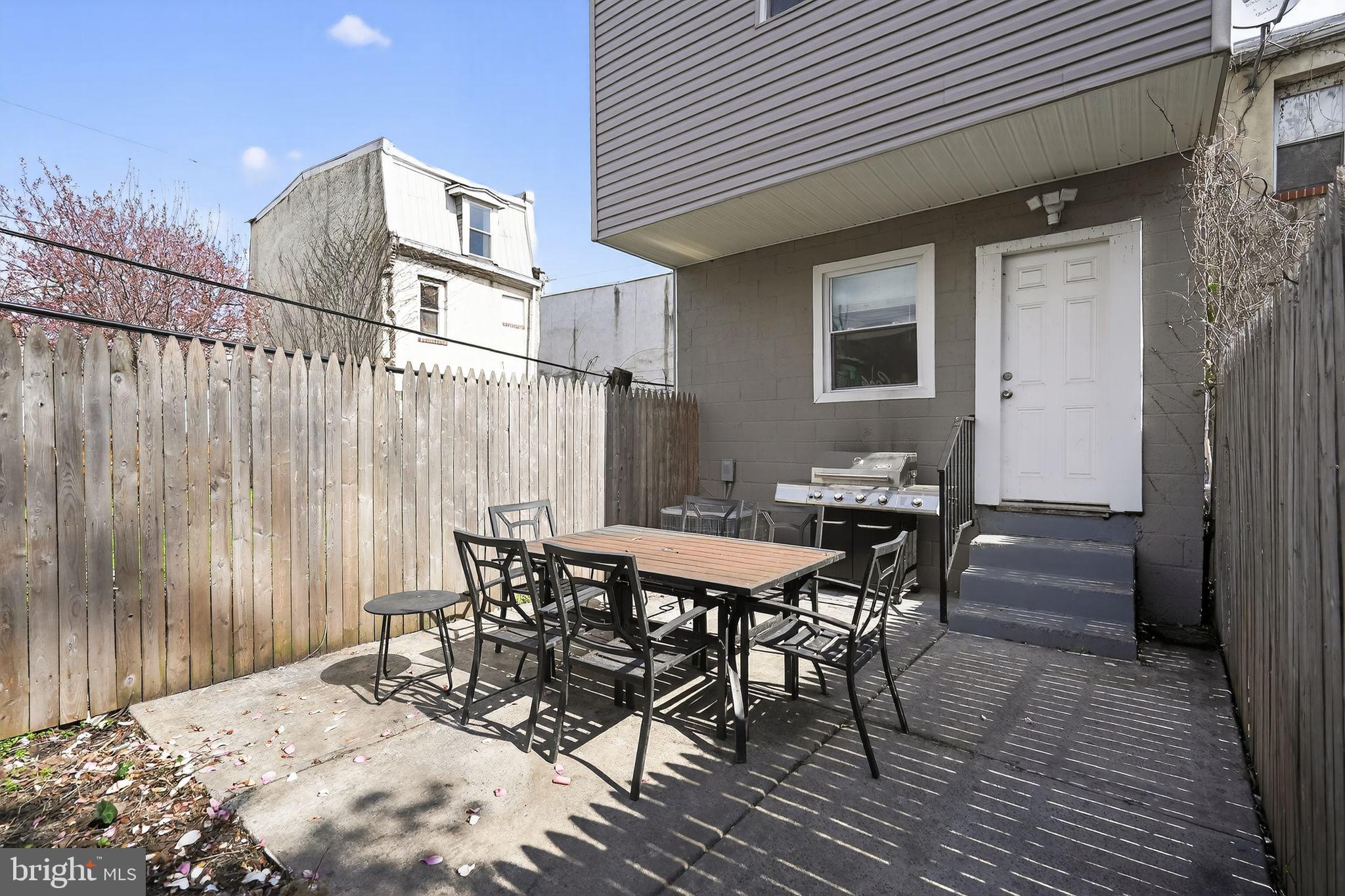 GERMANTOWN (WEST) - Residential