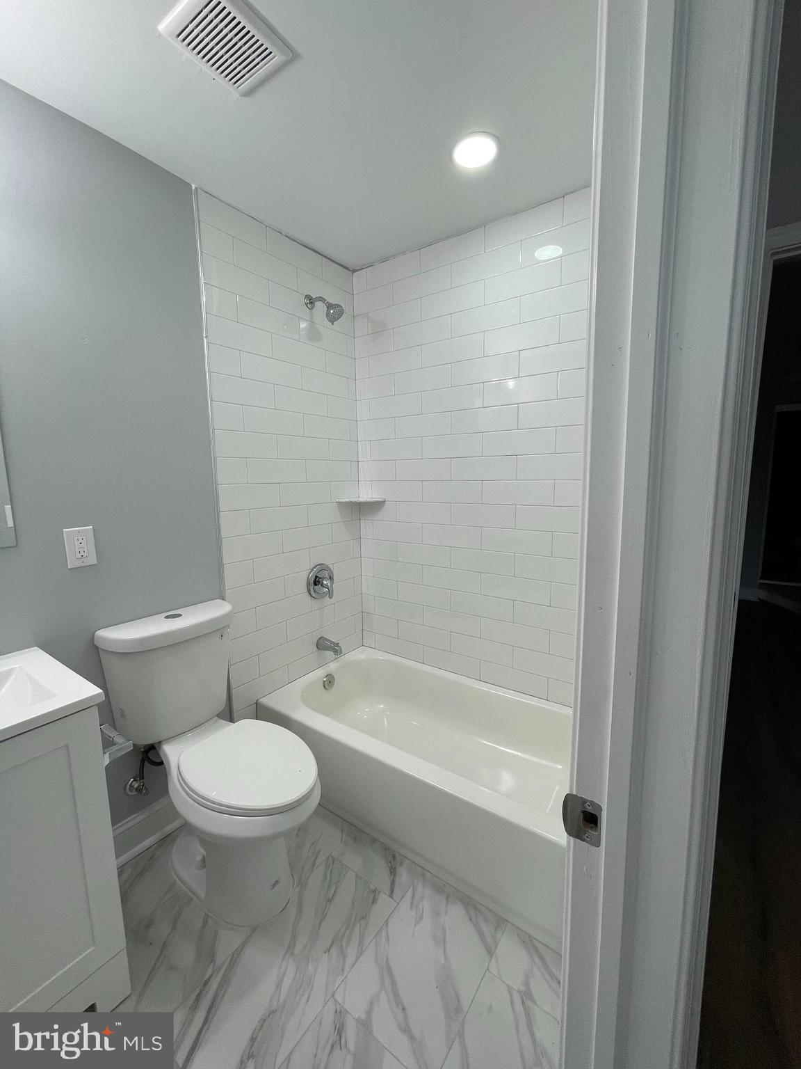 MCELDERRY PARK - Residential Lease