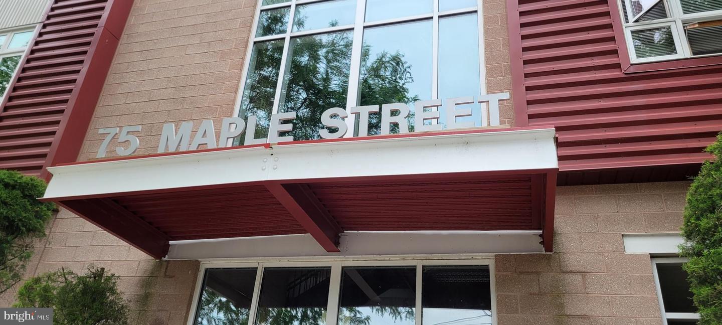 INDUSTRY - Residential Lease