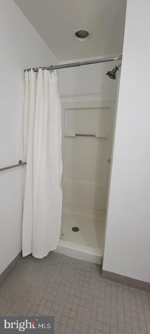 INDUSTRY - Residential Lease