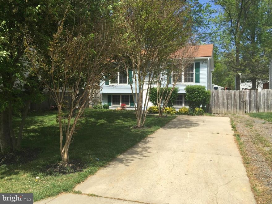 RENOVATED PROPERTY HARD WOOD FLOORS NEW APPLIANCES NEW COMPRESSOR,AND MUCH MORE.