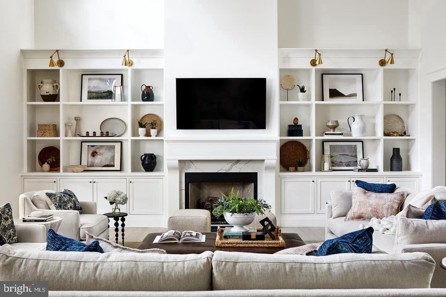 Discover the exceptional Danleigh Design/Build experience at Hahn’s Meadow, where true customization allows you to create your one-of-a-kind dream home.
Choose from:
•