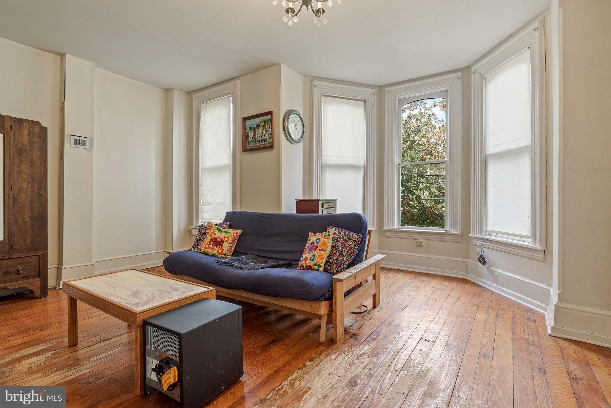 CHESTNUT HILL - Residential