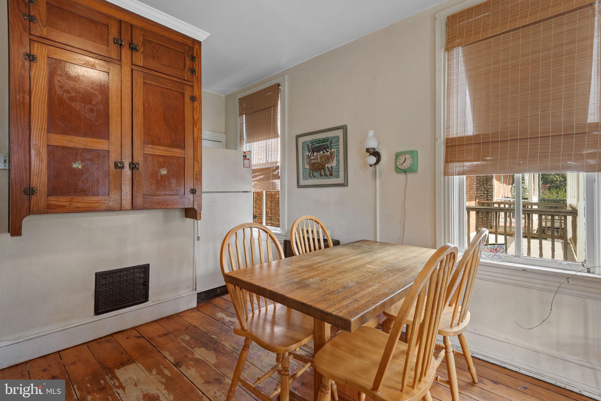 CHESTNUT HILL - Residential