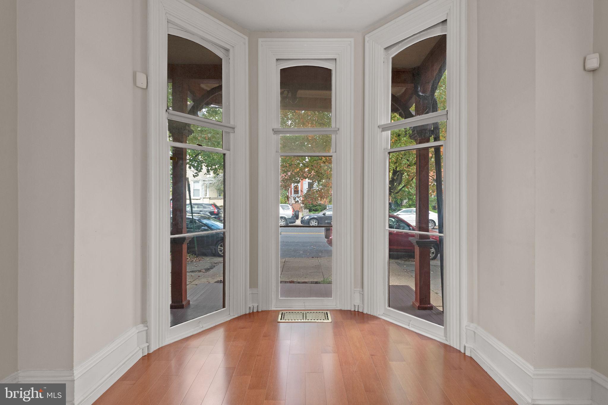 CHESTNUT HILL - Residential