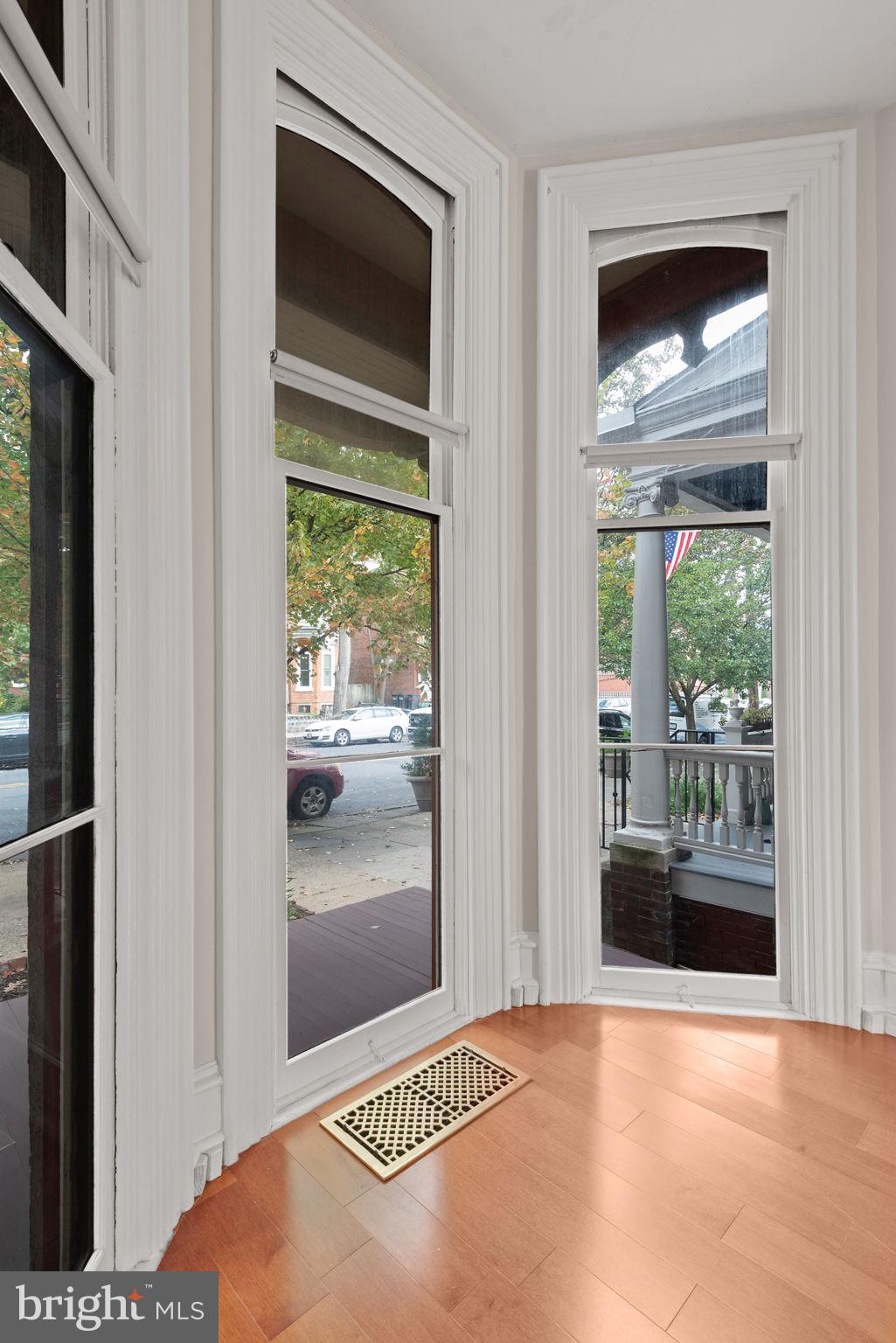 CHESTNUT HILL - Residential