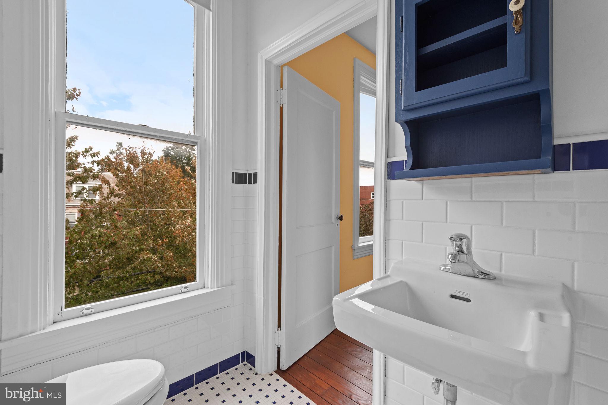 CHESTNUT HILL - Residential