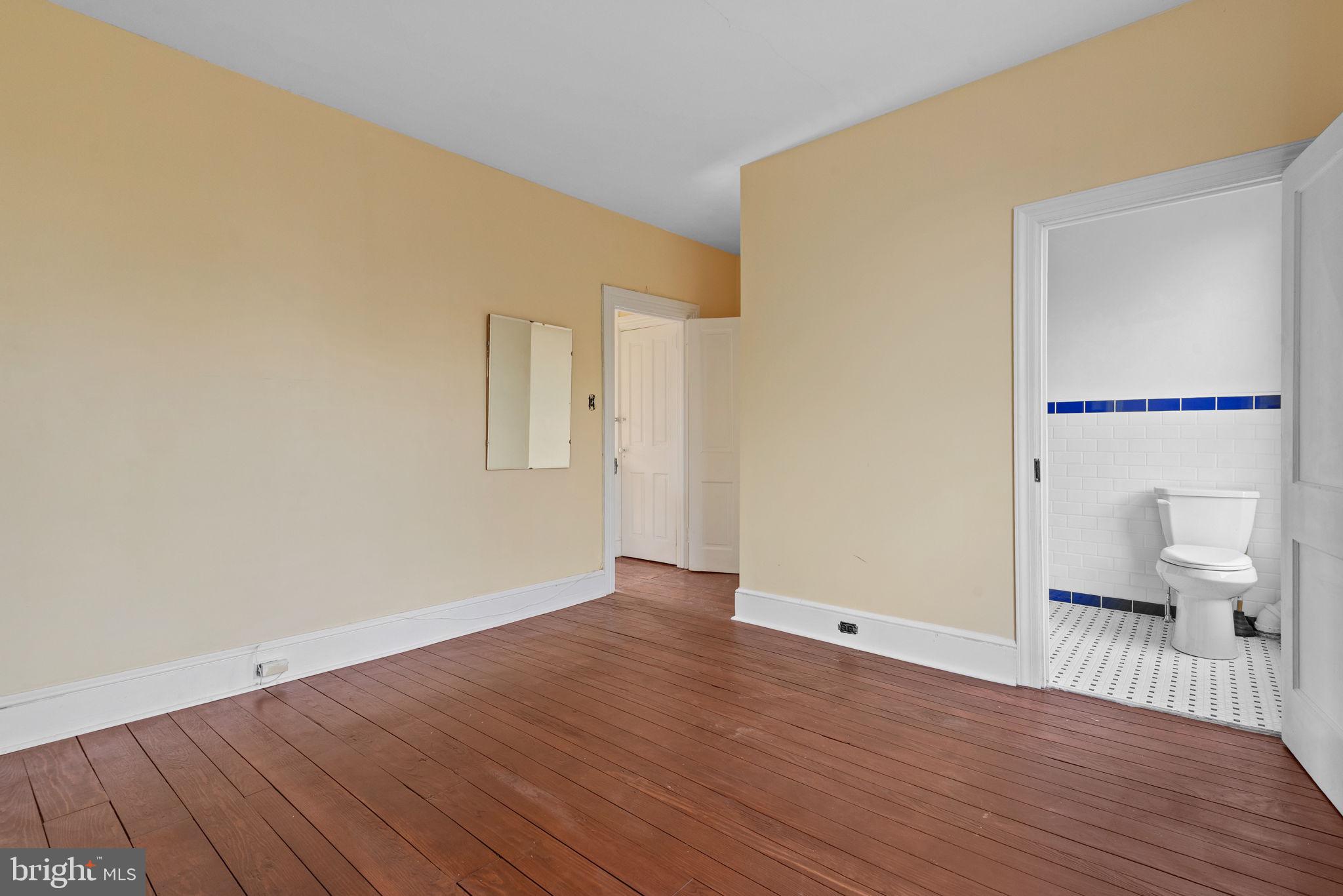 CHESTNUT HILL - Residential