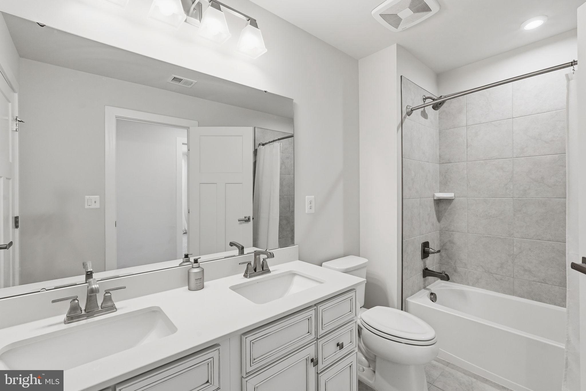 WARRENTON CHASE - Residential