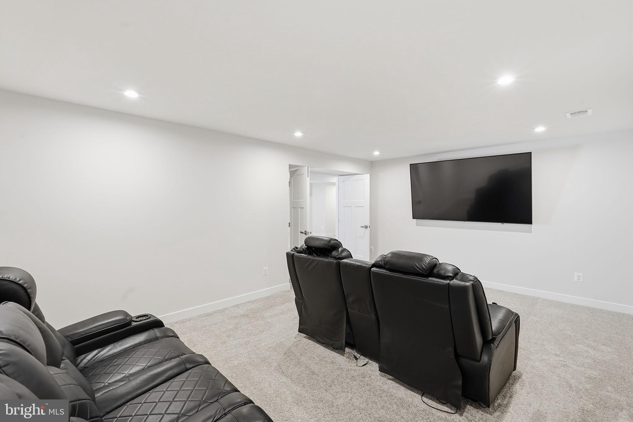 WARRENTON CHASE - Residential