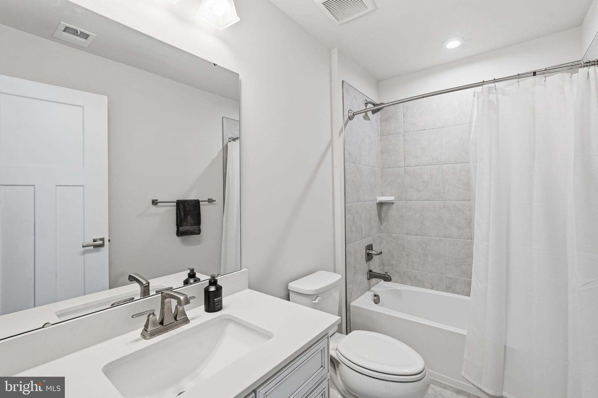 WARRENTON CHASE - Residential