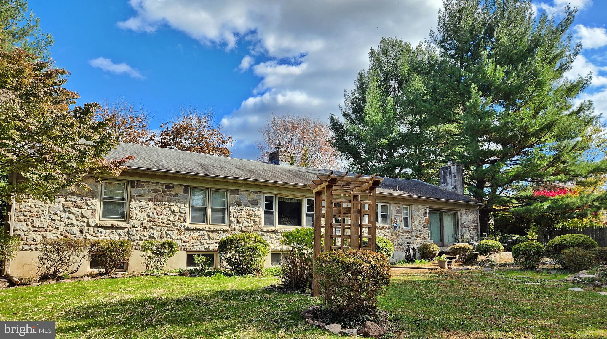 600 W HOFFECKER ROAD