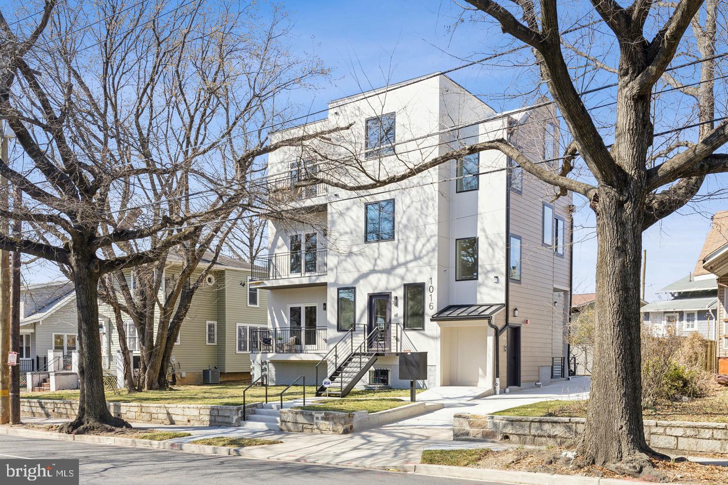 1016 RHODE ISLAND AVENUE NE 5