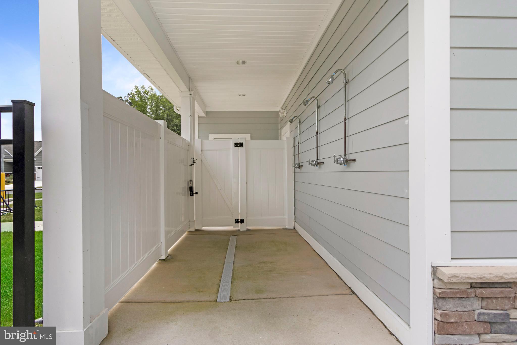 SPRING BREEZE - Residential