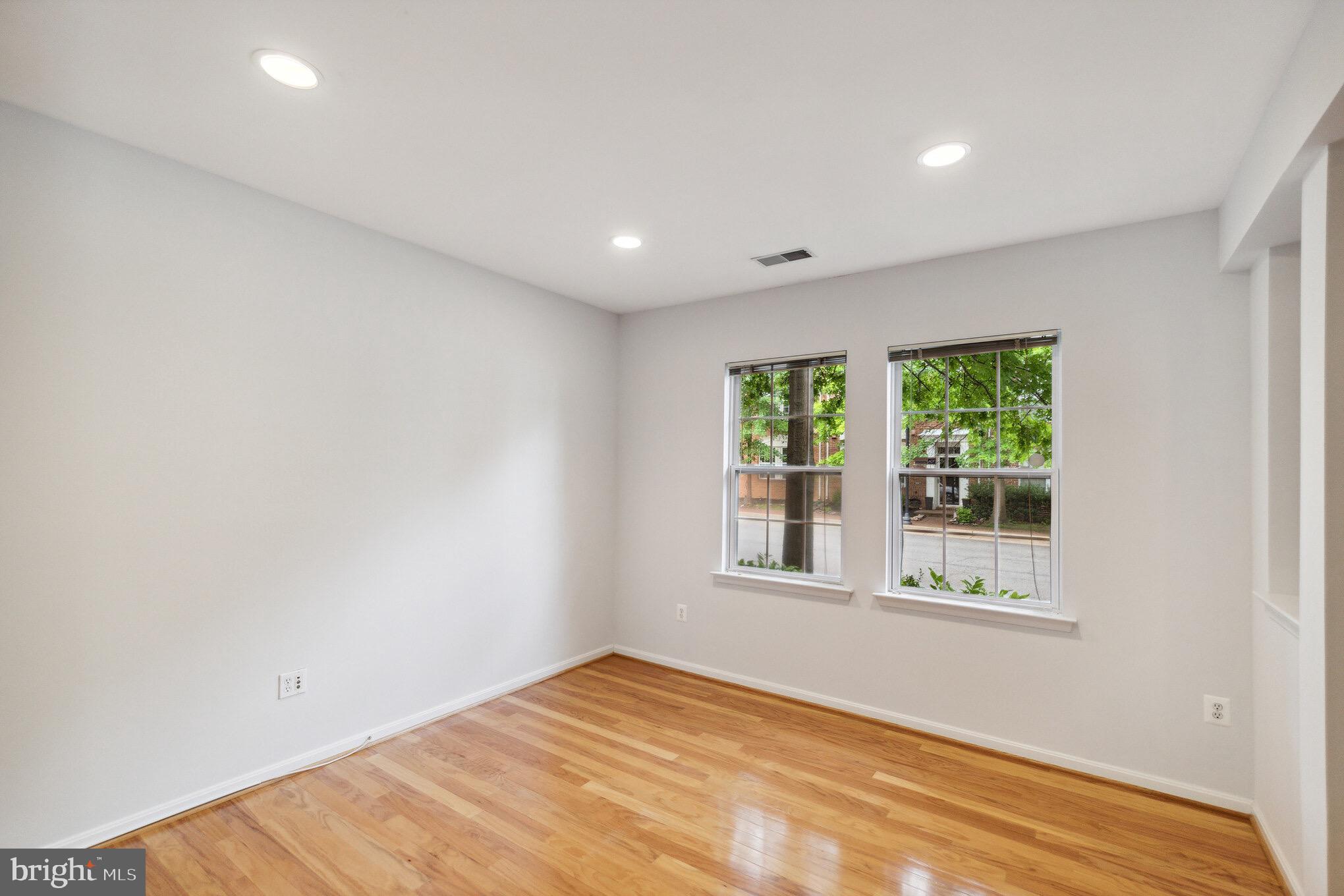 CAMERON STATION - Residential