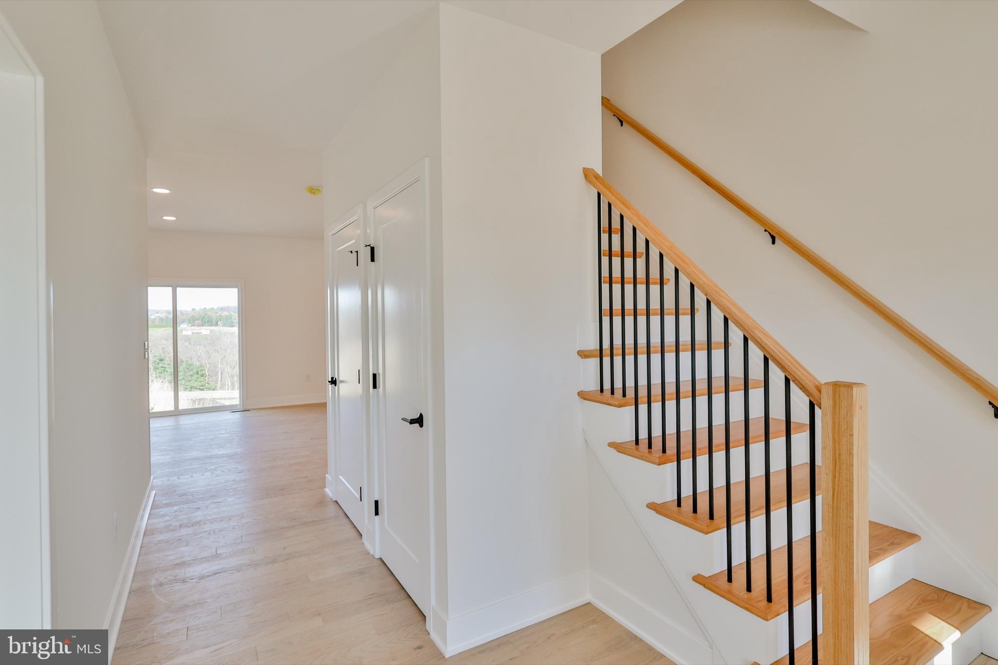 883 EMERALD VALLEY LANE