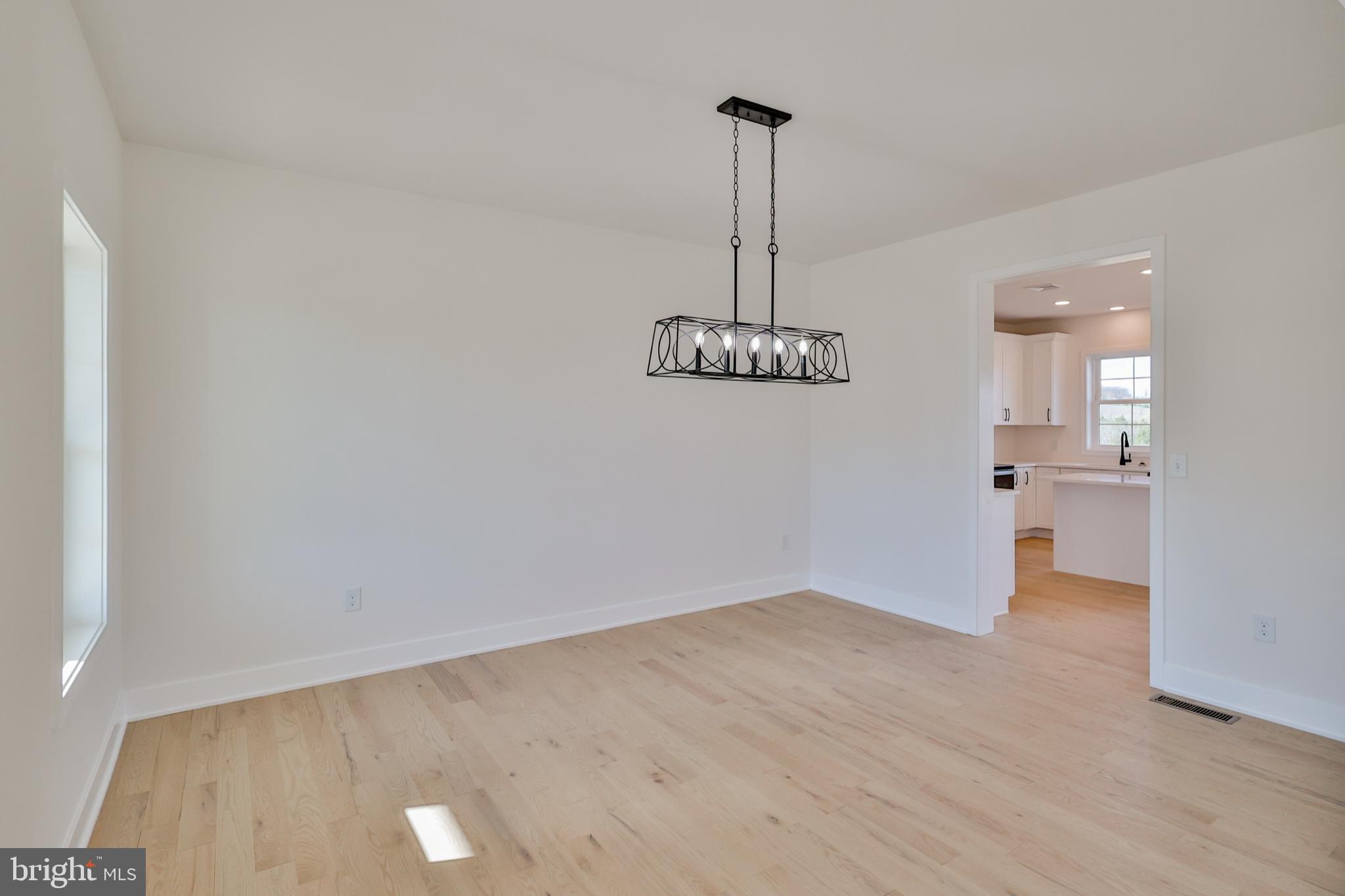 883 EMERALD VALLEY LANE