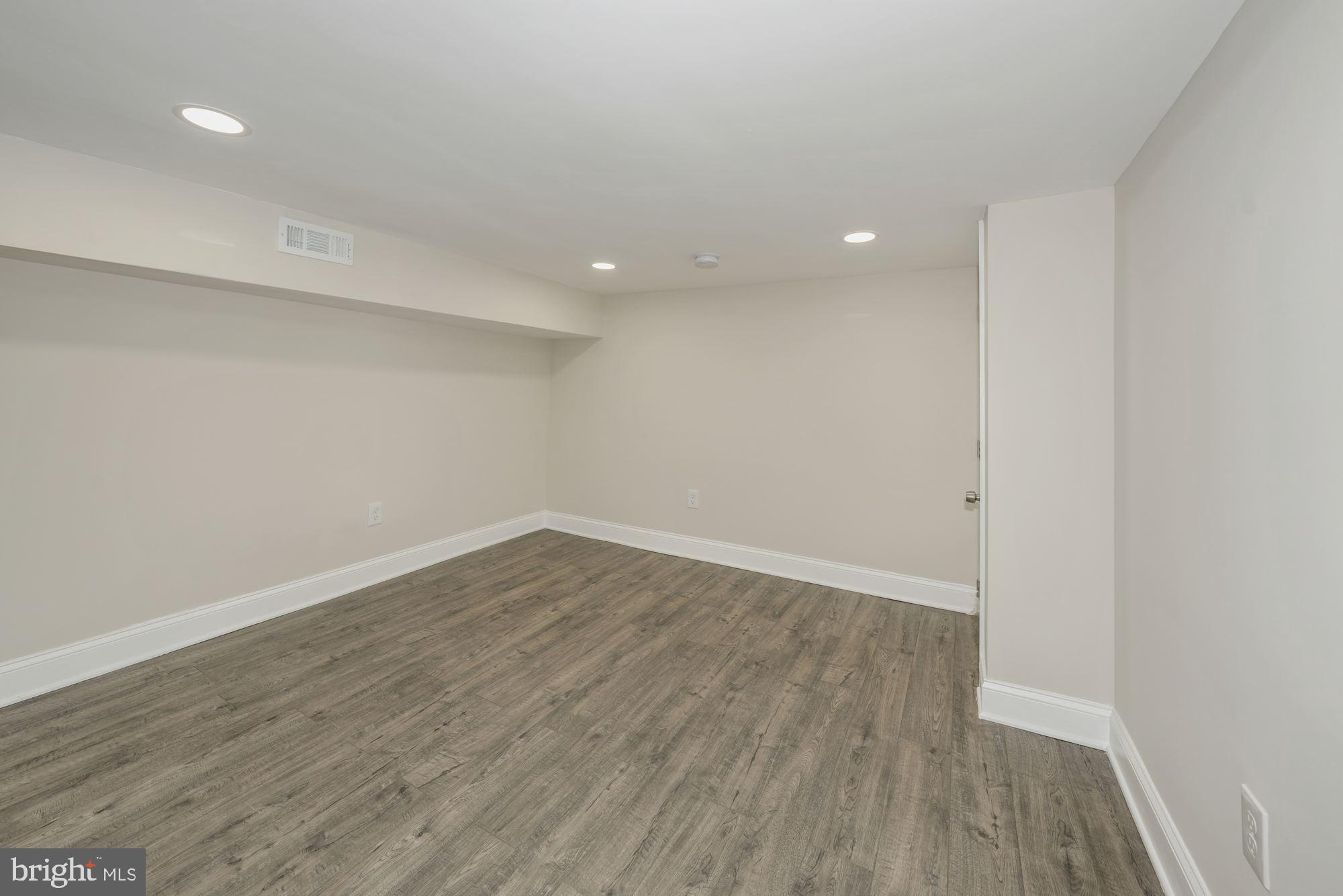 HAMPDEN HISTORIC DISTRICT - Residential