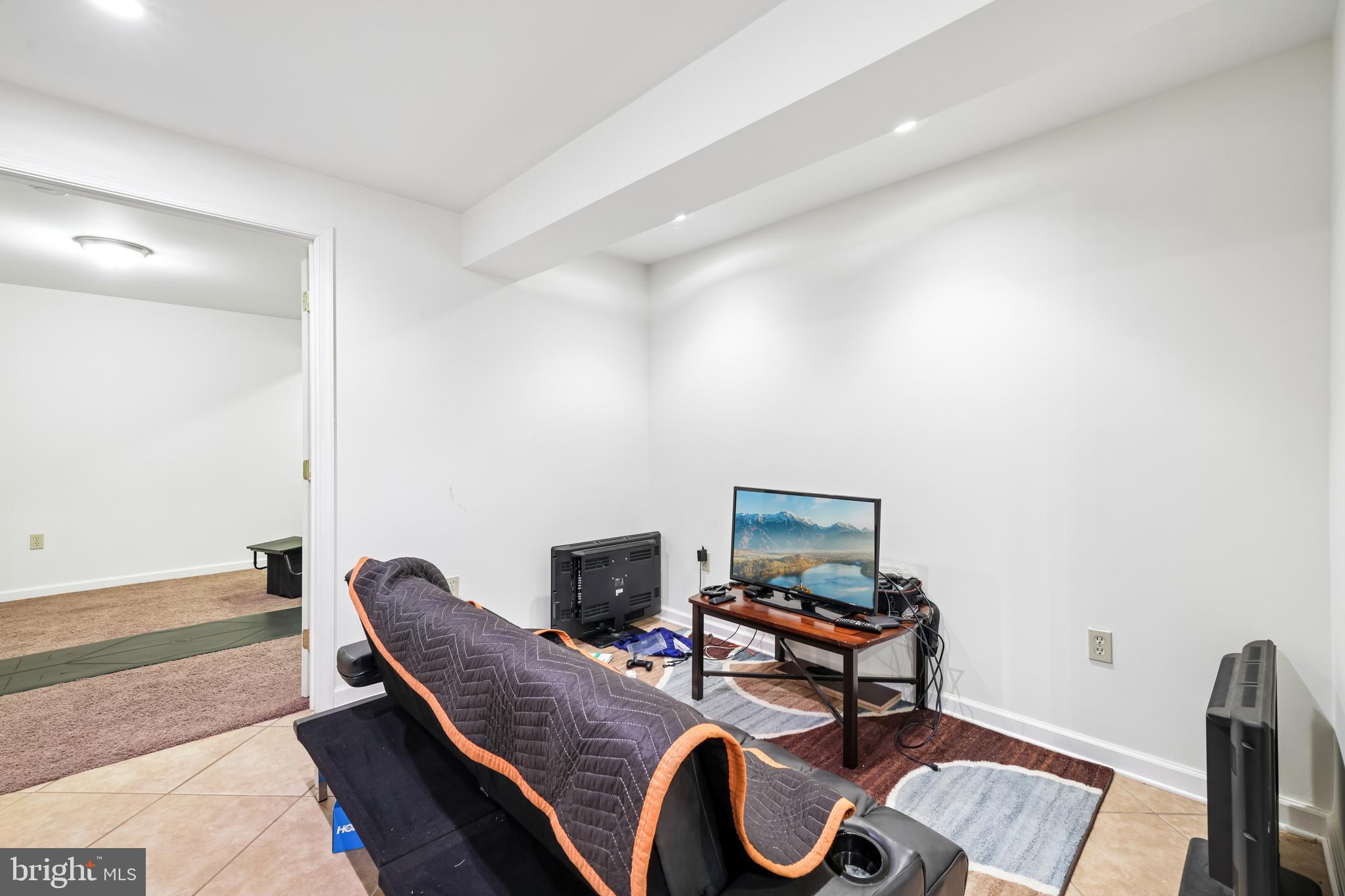 VILLAGE OF MEADOW CREEK - Residential