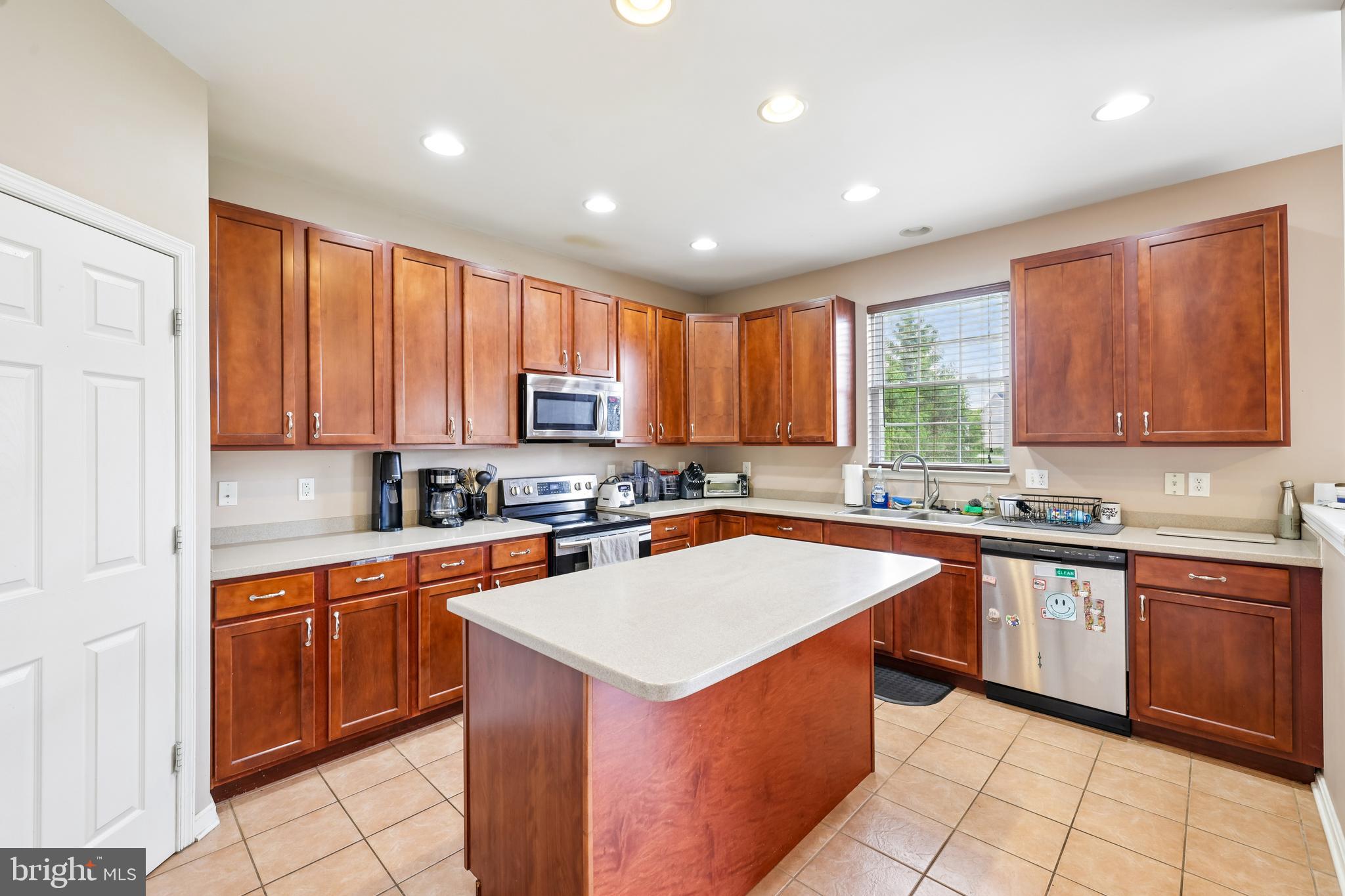 VILLAGE OF MEADOW CREEK - Residential