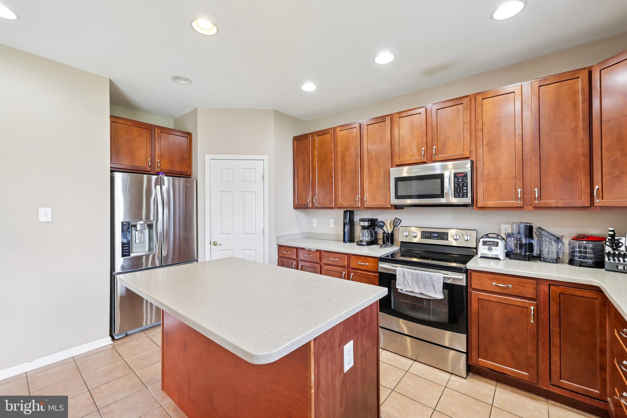 VILLAGE OF MEADOW CREEK - Residential