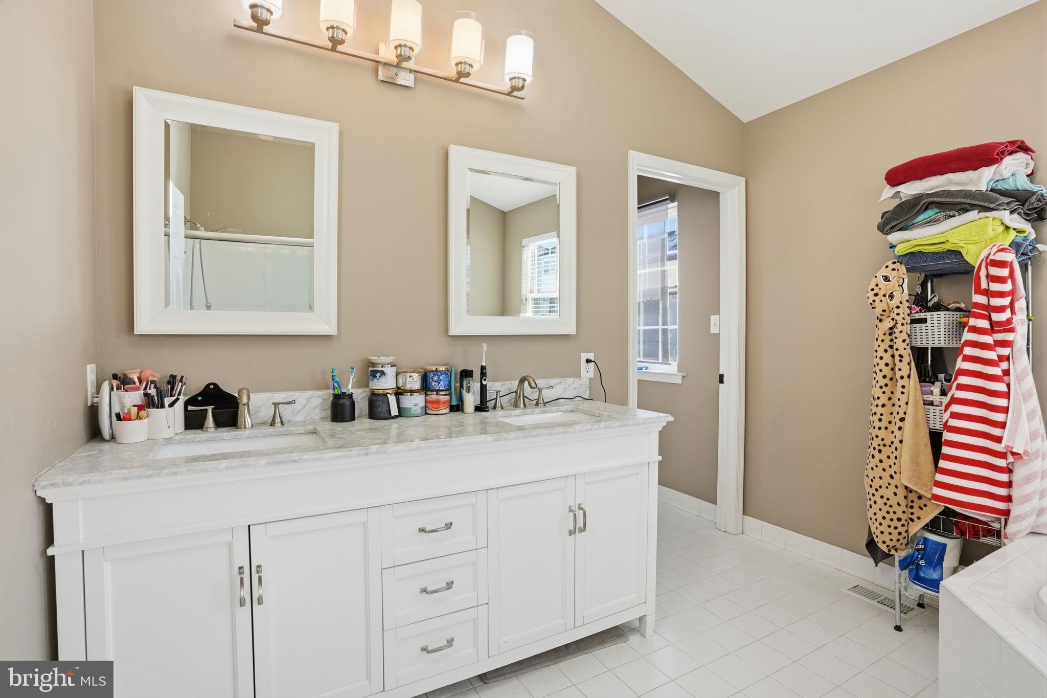 WILTONS CORNER - Residential