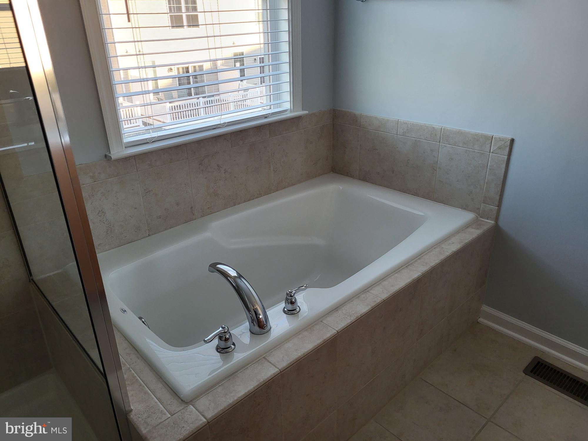 ELLENDALE - Residential Lease