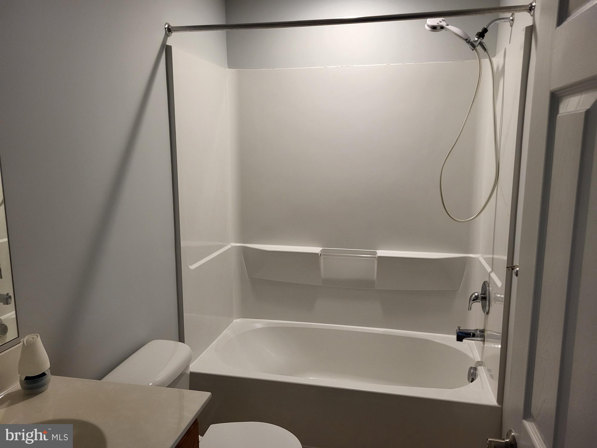 ELLENDALE - Residential Lease