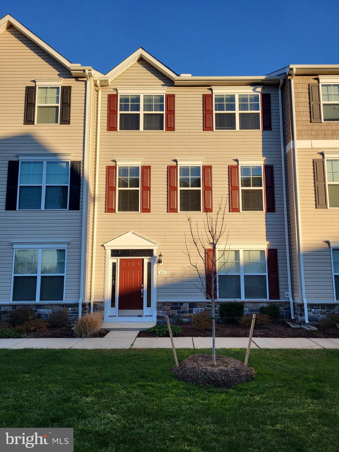 ELLENDALE - Residential Lease