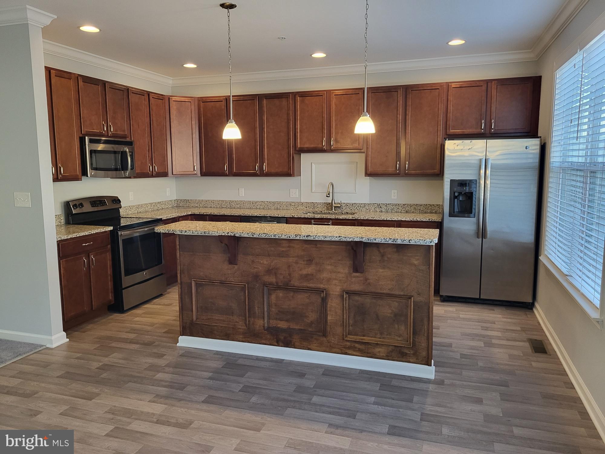 ELLENDALE - Residential Lease