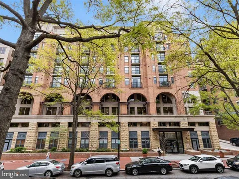 1111 NW 25th Street NW Unit 902, Washington, DC MLS: DCDC2195584