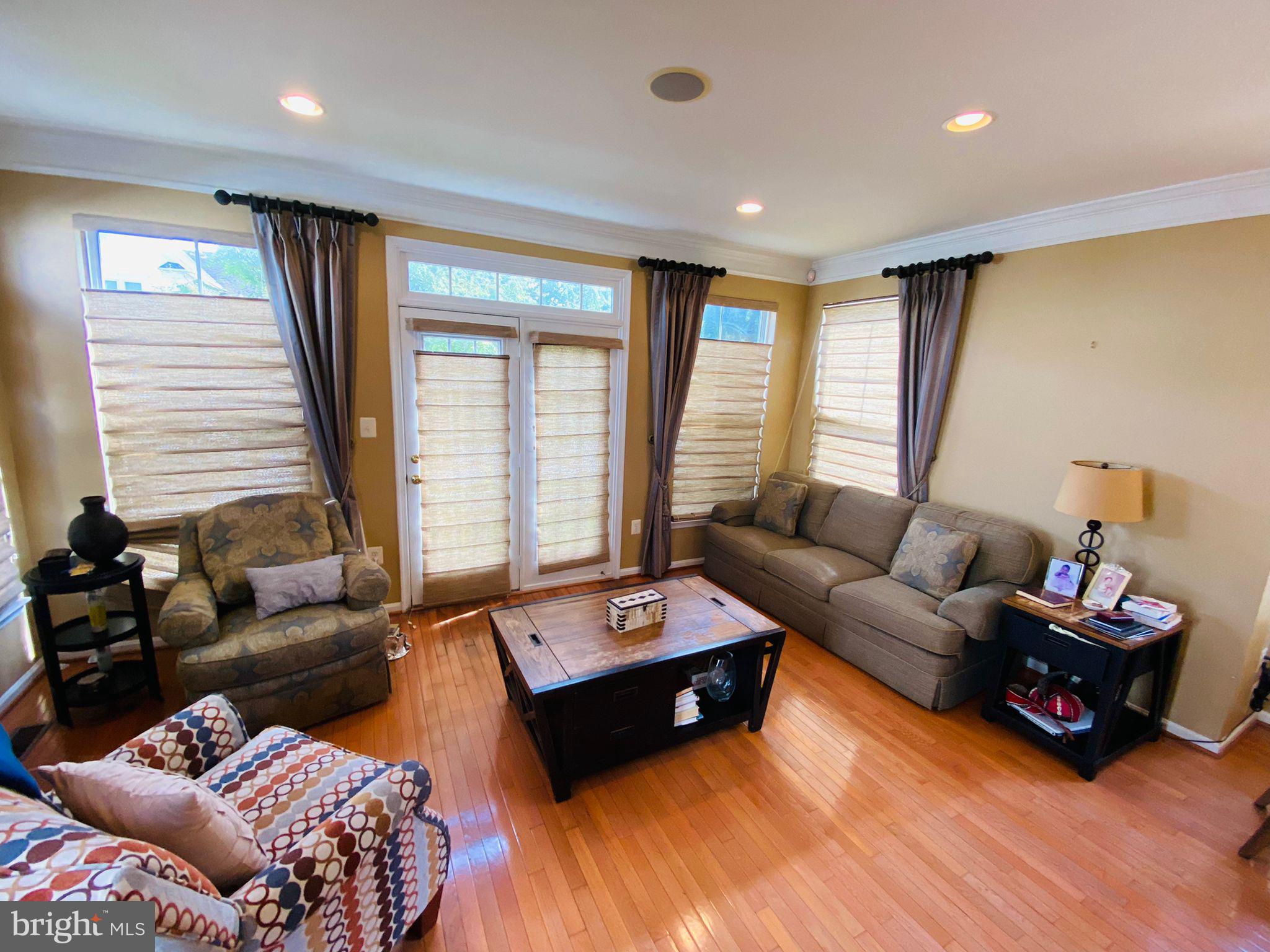 SEVEN OAKS - Residential