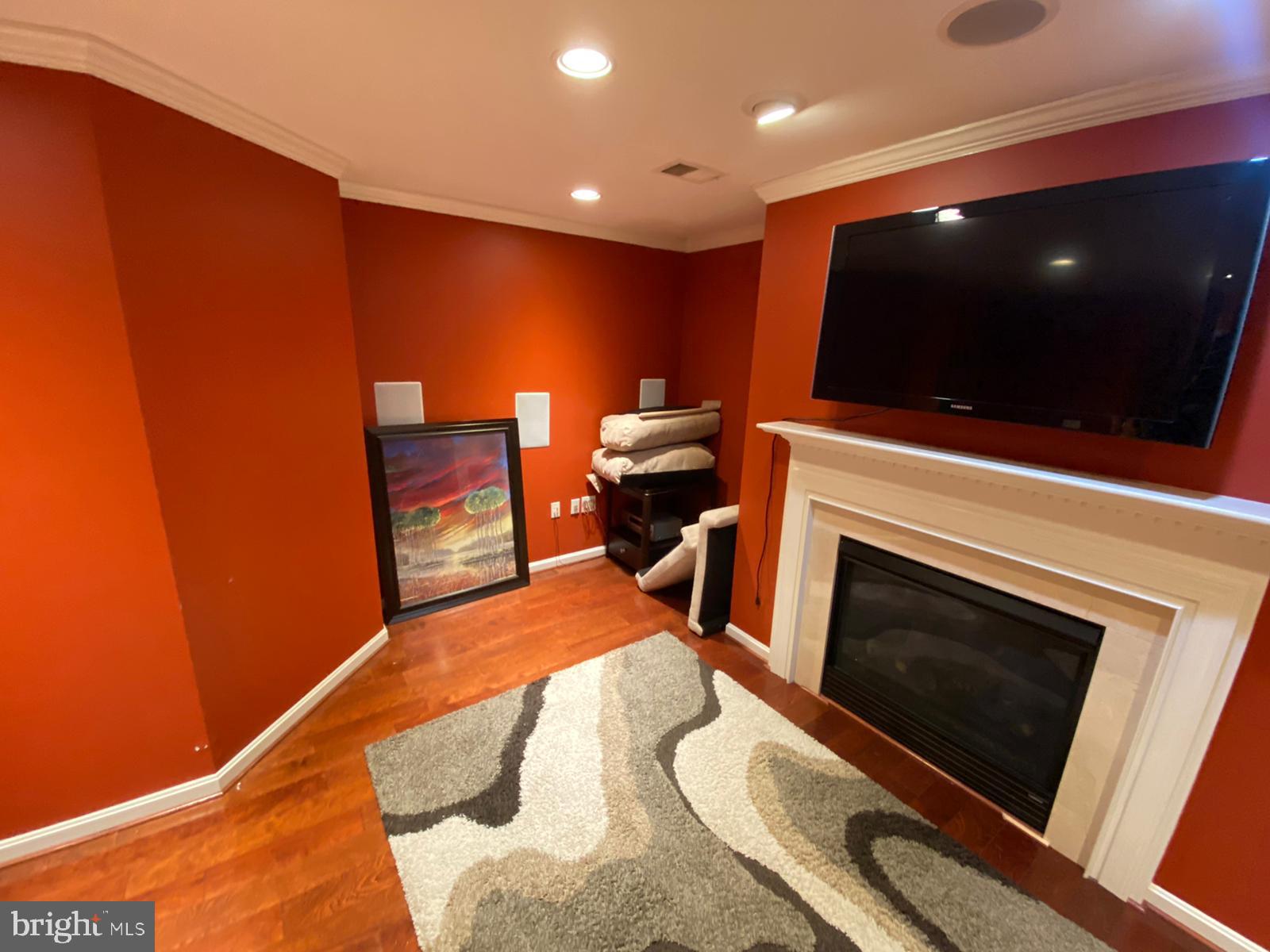 SEVEN OAKS - Residential